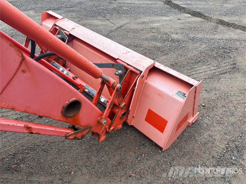 Kubota L3240D 4WD Utility Tractor Taajamatraktorit