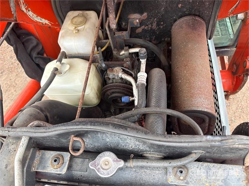 Kubota L3240D 4WD Utility Tractor Taajamatraktorit