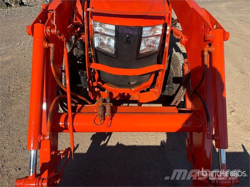 Kubota L6060HSTCC 4WD Utility Tractor Kompakttraktorid