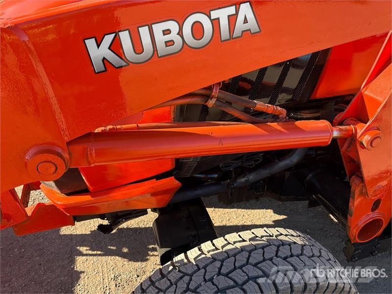 Kubota L6060HSTCC 4WD Utility Tractor Kompakttraktorid
