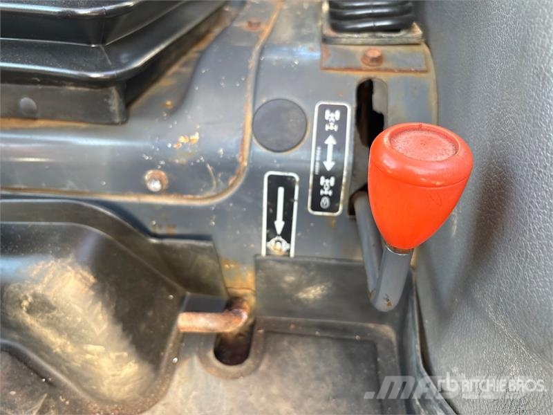 Kubota L6060HSTCC 4WD Utility Tractor Kompakttraktorid