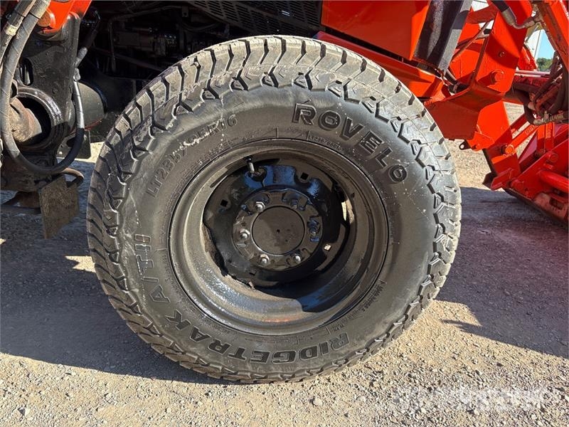 Kubota L6060HSTCC 4WD Utility Tractor Kompakttraktorid