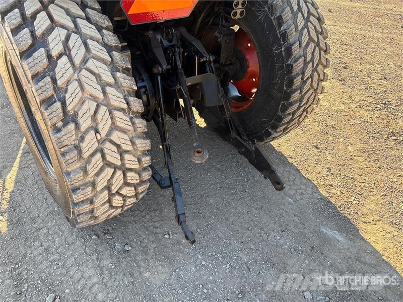 Kubota L6060HSTCC 4WD Utility Tractor Kompakttraktorid