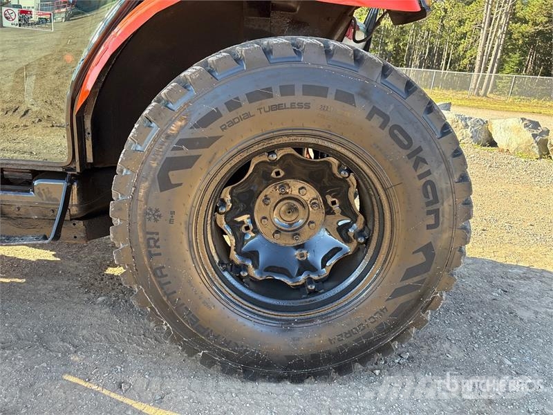 Kubota L6060HSTCC 4WD Utility Tractor Kompakttraktorid