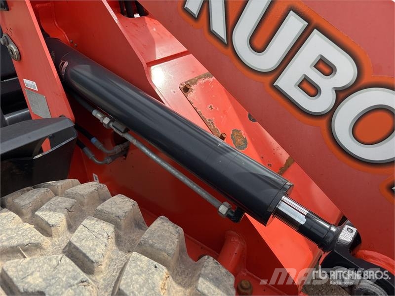Kubota R630 Kolesni nakladalci