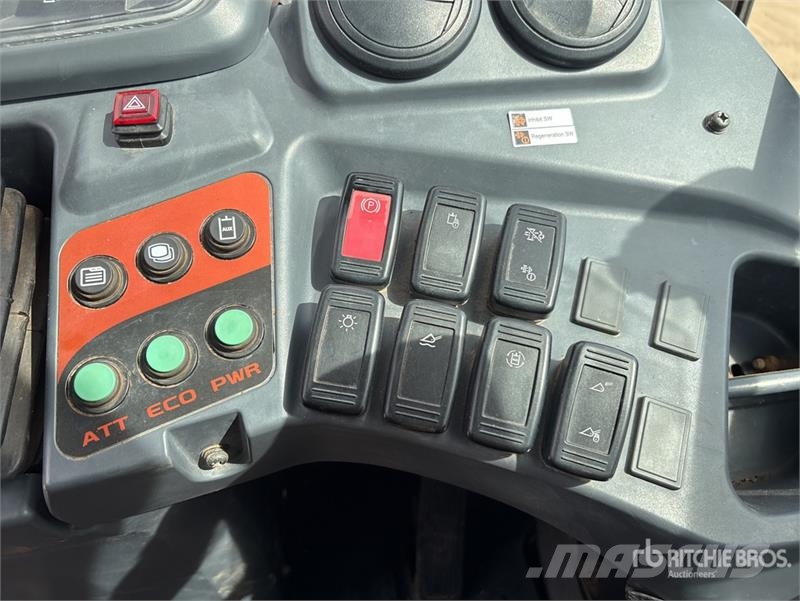 Kubota R630 Kolesni nakladalci