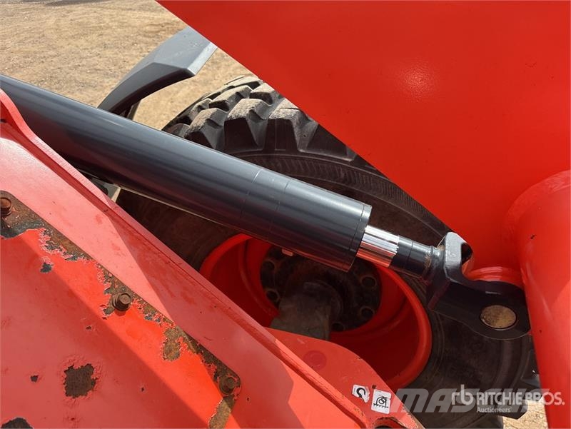 Kubota R630 Kolesni nakladalci