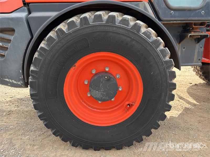 Kubota R630 Kolesni nakladalci