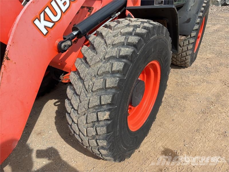 Kubota R630 Kolesni nakladalci