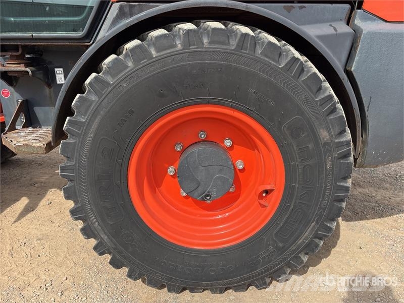 Kubota R630 Kolesni nakladalci