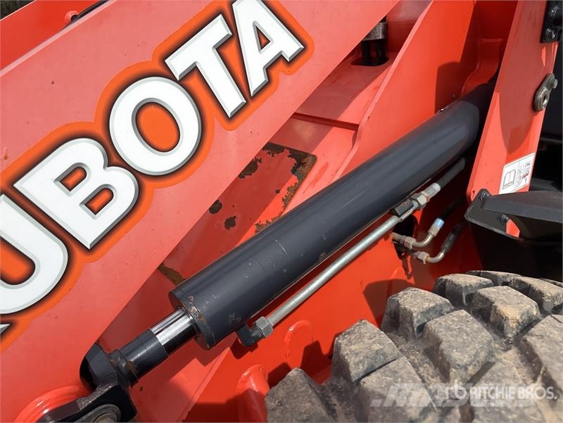 Kubota R630 Kolesni nakladalci