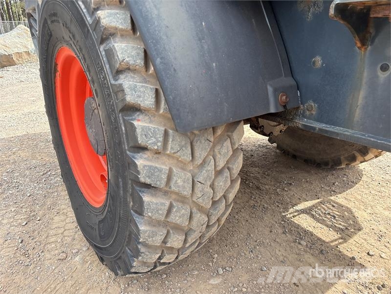 Kubota R630 Kolesni nakladalci