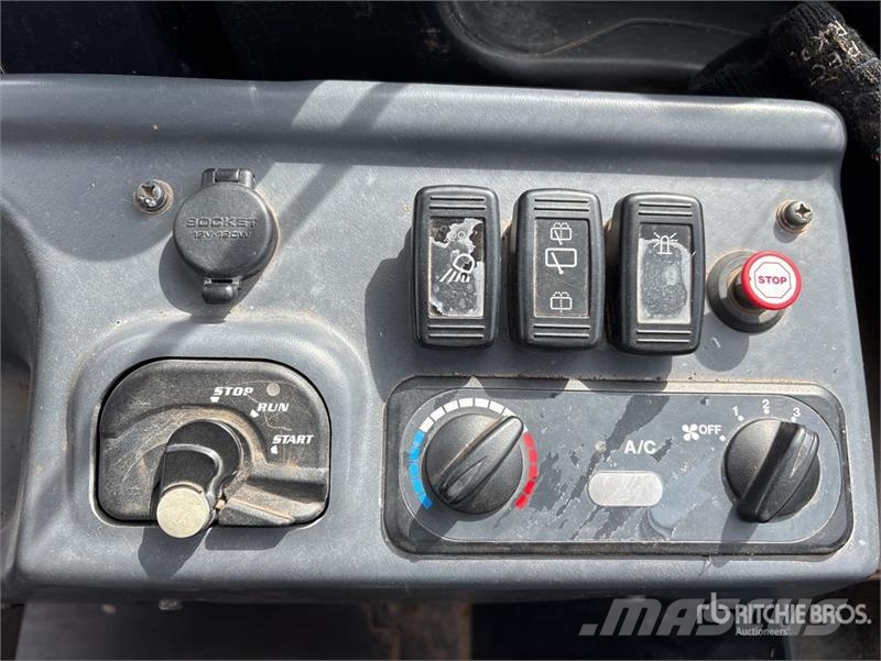 Kubota R630 Kolesni nakladalci