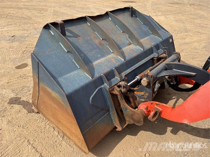 Kubota R630 Kolesni nakladalci