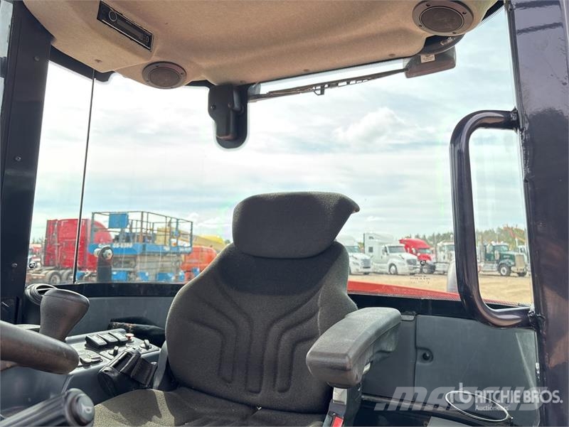 Kubota R630 Kolesni nakladalci