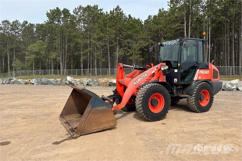 Kubota R630 Kolesni nakladalci