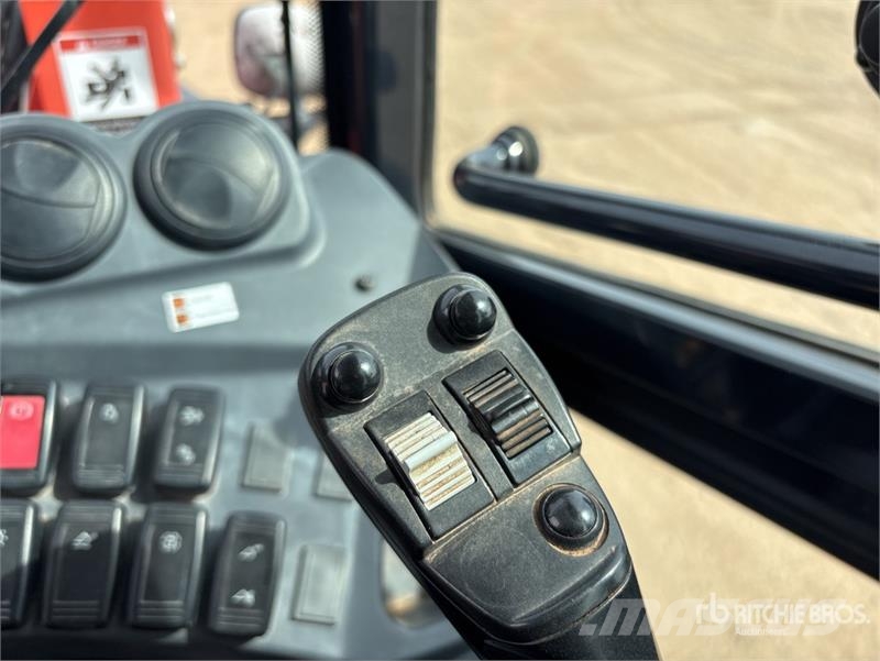 Kubota R630 Kolesni nakladalci