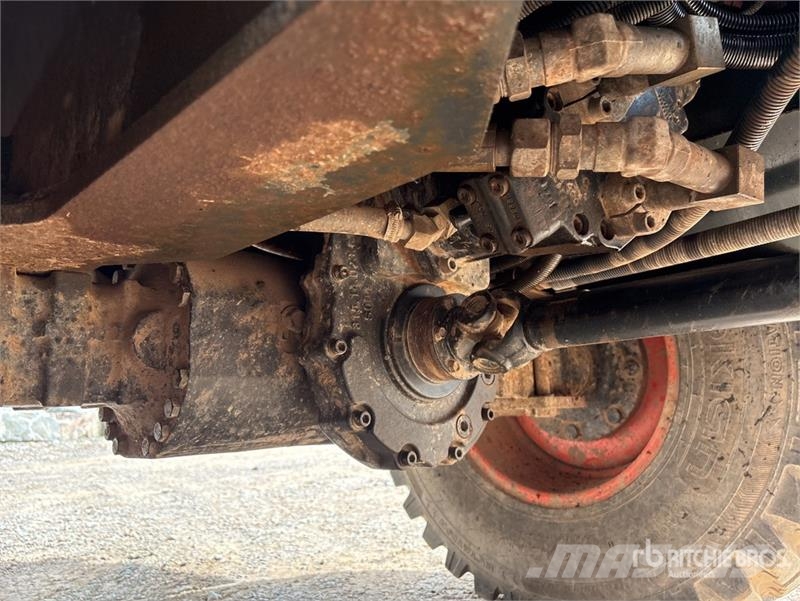 Kubota R630 Kolesni nakladalci