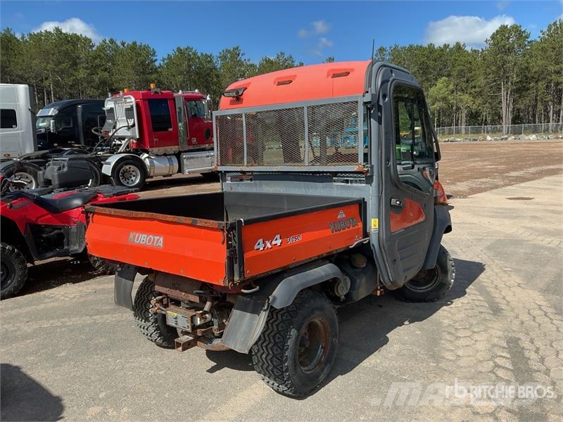 Kubota RTV1100 Kommunaalteenuste tehnika