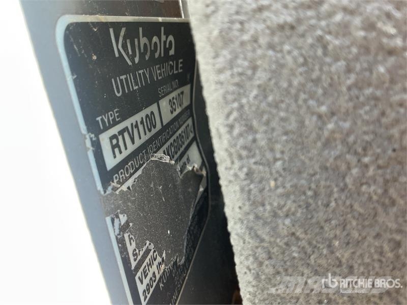 Kubota RTV1100 Kommunaalteenuste tehnika