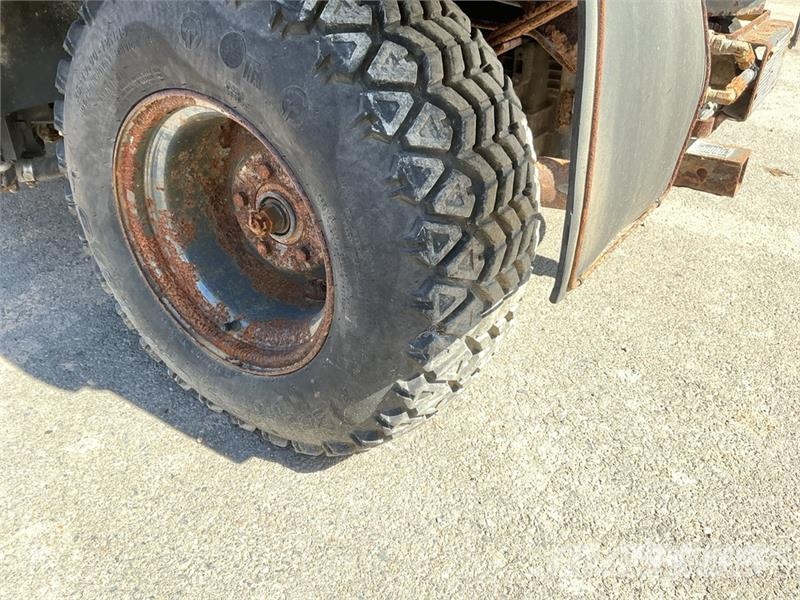 Kubota RTV1100 Kommunaalteenuste tehnika