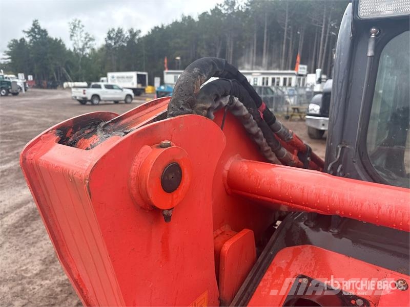 Kubota SVL75-2 لوادر انزلاقية التوجيه