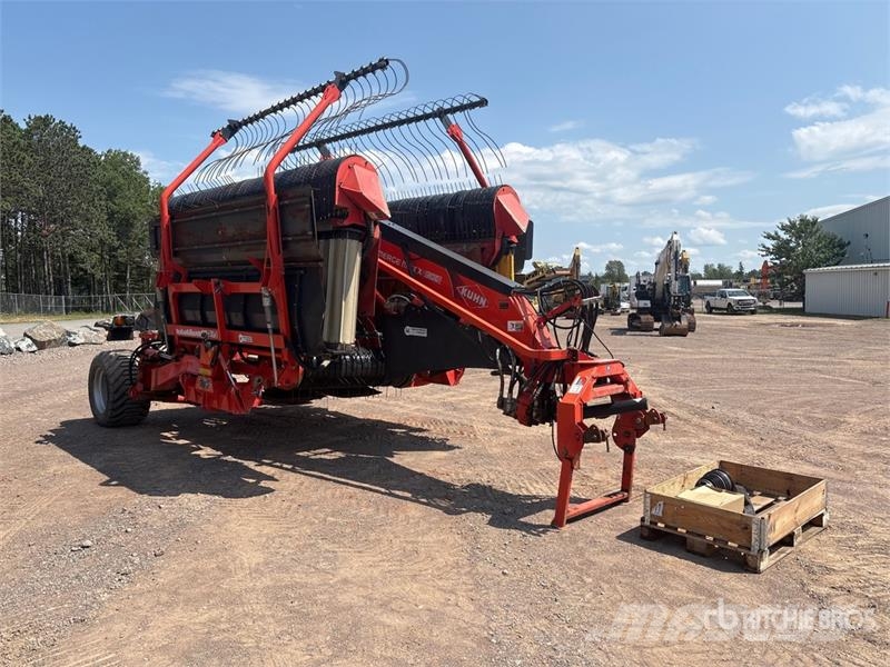 Kuhn Merge Maxx 900 30 ft 2-Point Windrow Merger Αναμοχλευτήρες