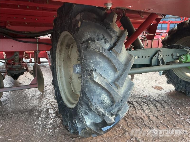 Kverneland Underhaug UP3760 Underhaug 3760 Pull Type Planter/ Sette- og Plantemaskiner