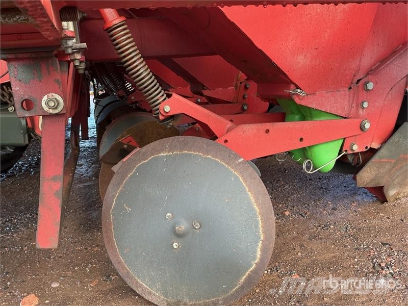 Kverneland Underhaug UP3760 Underhaug 3760 Pull Type Planter/ Sette- og Plantemaskiner