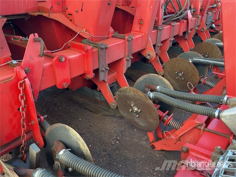 Kverneland Underhaug UP3760 Underhaug 3760 Pull Type Planter/ Sette- og Plantemaskiner