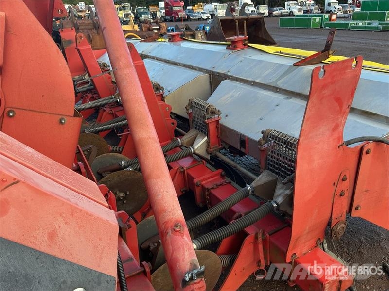 Kverneland Underhaug UP3760 Underhaug 3760 Pull Type Planter/ Sette- og Plantemaskiner
