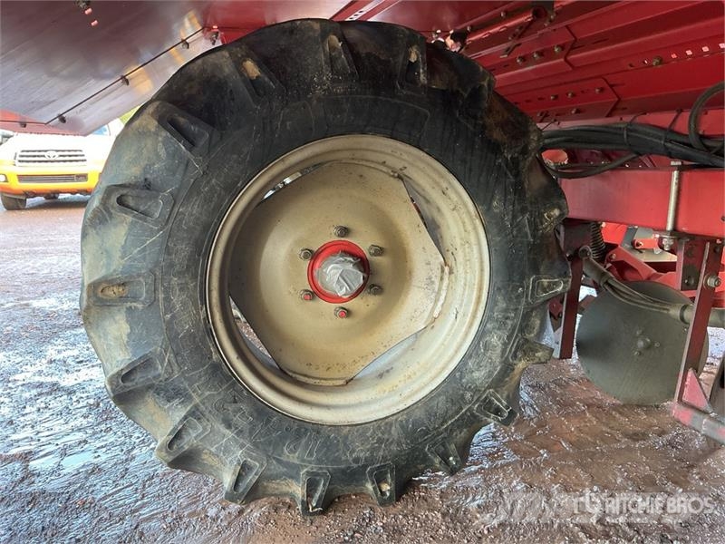 Kverneland Underhaug UP3760 Underhaug 3760 Pull Type Planter/ Sette- og Plantemaskiner
