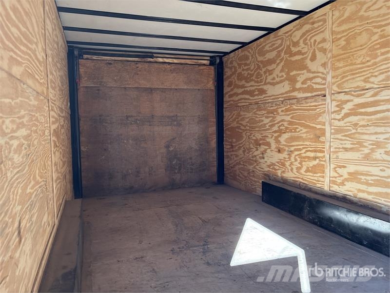  Lark 20 ft T/A Enclosed Trailer Прицепы-фургоны