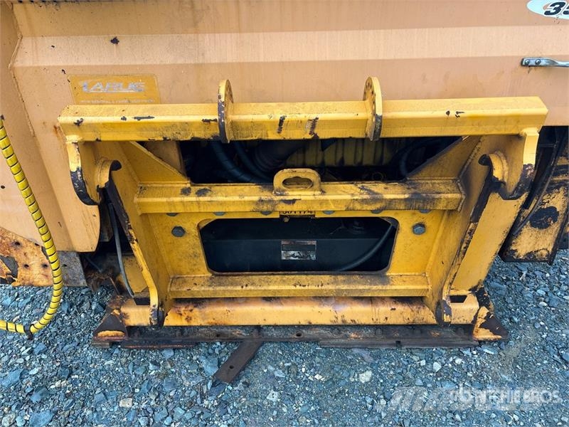 Larue D60 9 ft 6 in Snow Blower Snežne freze
