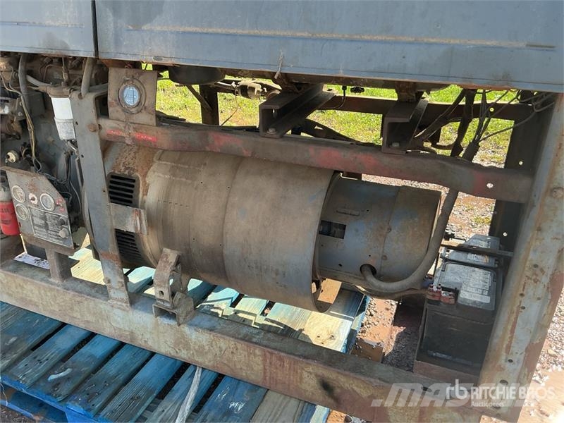 Lincoln 15 A Skid-Mounted Electric Welder Svejsemaskiner