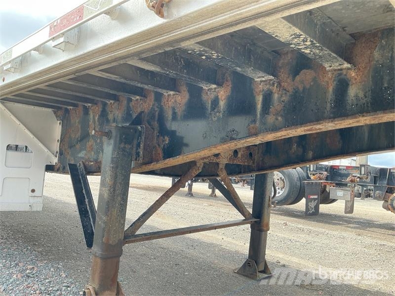 Lode King 53 ft Tri/A Flatbed Trailer Valníky