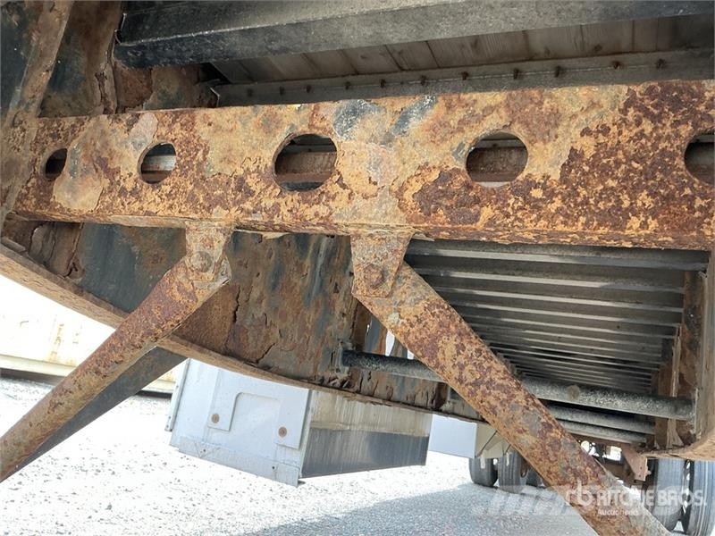 Lode King 53 ft Tri/A Flatbed Trailer Valníky