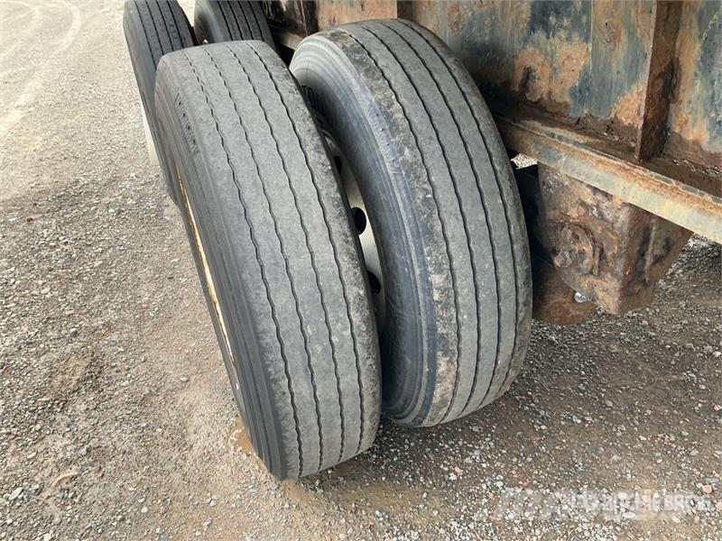 Lode King 53 ft Tri/A Flatbed Trailer Valníky