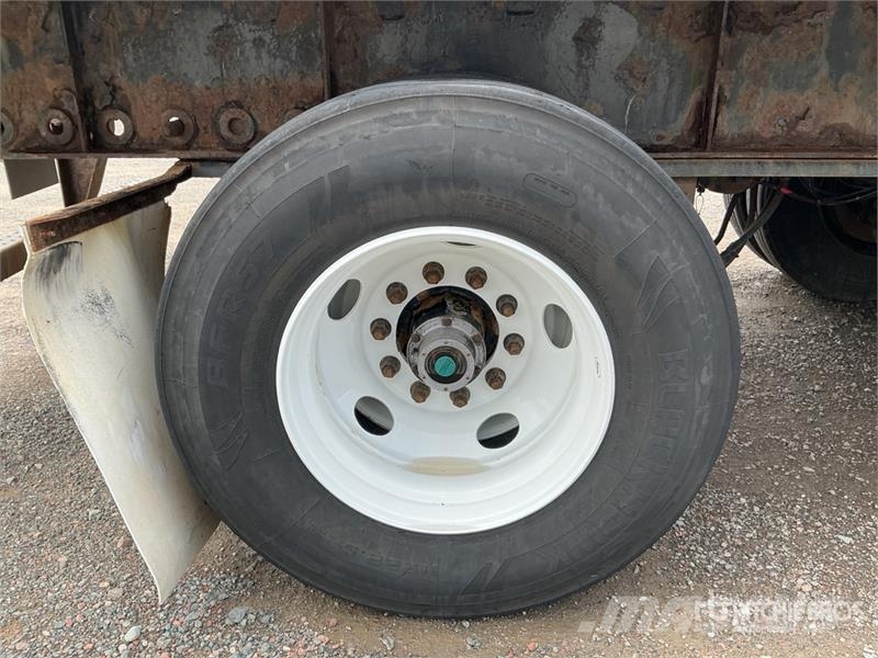 Lode King 53 ft Tri/A Flatbed Trailer Valníky