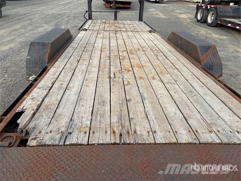 LWL 22 ft T/A Gooseneck Tilt Deck Trailer Maskintransporter