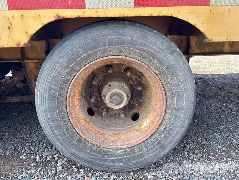 MAC 26 ft T/A Equipment Trailer Oprijwagen
