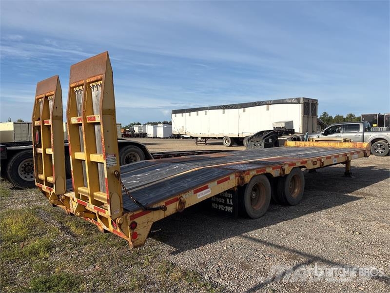 MAC 26 ft T/A Equipment Trailer Oprijwagen