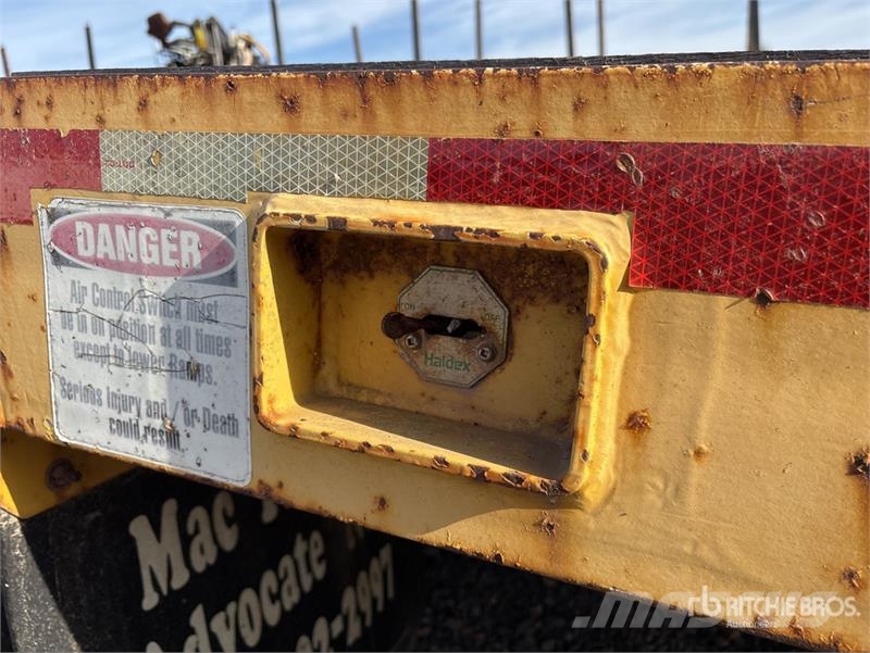 MAC 26 ft T/A Equipment Trailer Oprijwagen