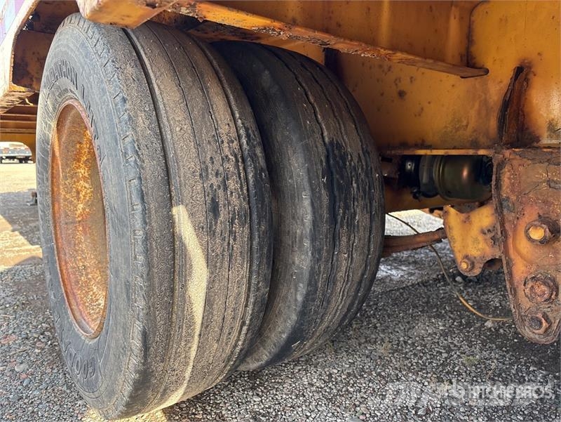 MAC 26 ft T/A Equipment Trailer Oprijwagen