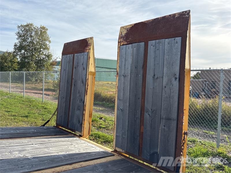 MAC 26 ft T/A Equipment Trailer Oprijwagen