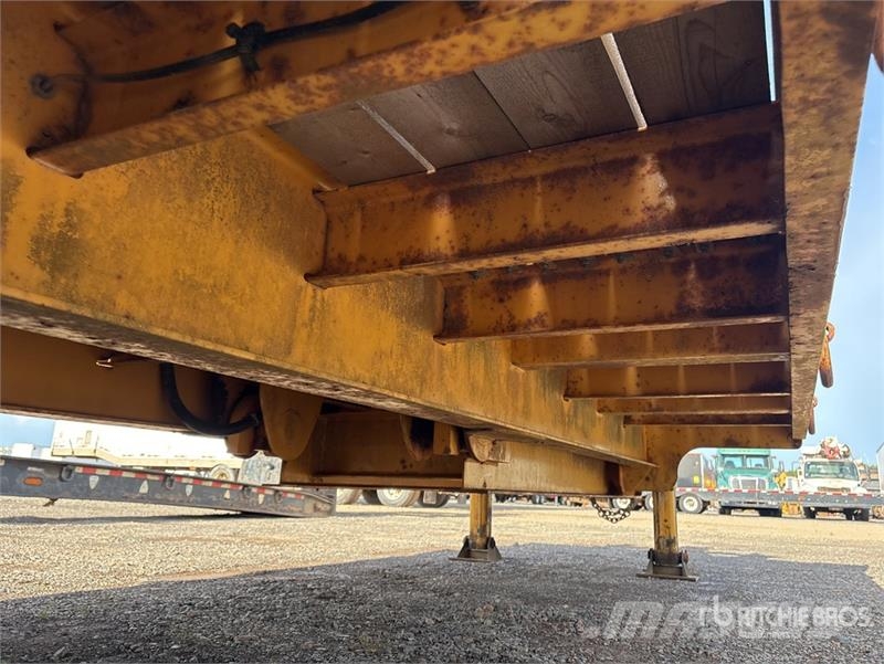 MAC 26 ft T/A Equipment Trailer Oprijwagen