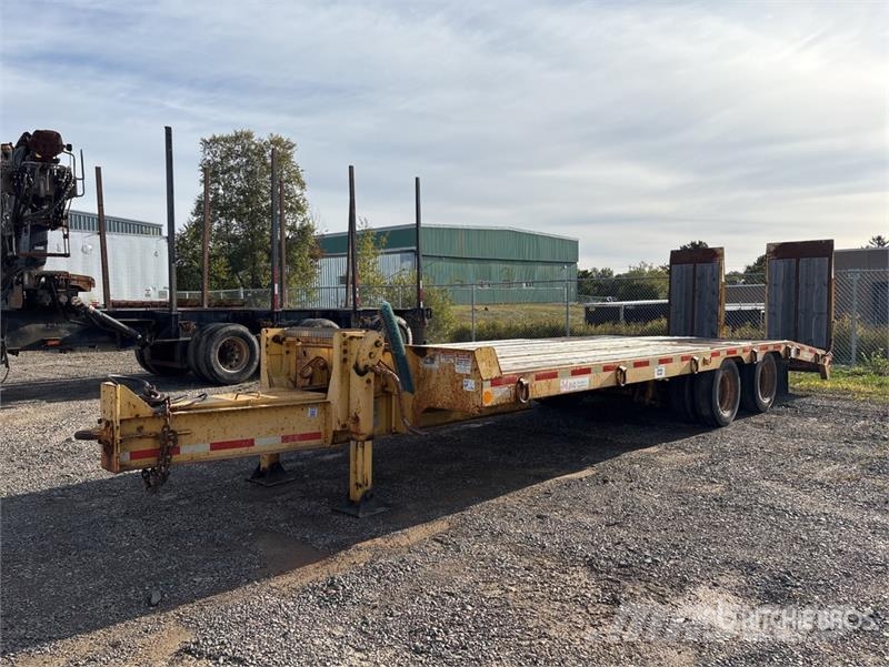 MAC 26 ft T/A Equipment Trailer Oprijwagen