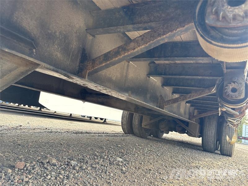 MAC 30 ft T/A Flatbed Trailer Причепи-платформи/бокове розвантаження
