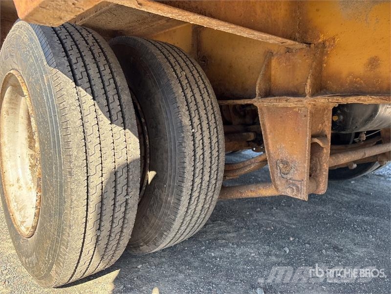 MAC 30 ft Tri/A Equipment Trailer Прицепы-Автовозы