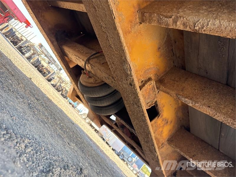 MAC 30 ft Tri/A Equipment Trailer Прицепы-Автовозы